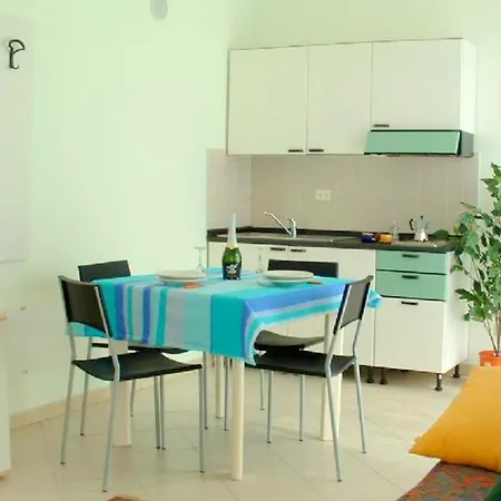Apartment In A Residence On Lake Maggiore Near The Beach *