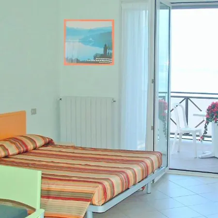 Apartment In A Residence On Lake Maggiore Near The Beach Apartment *