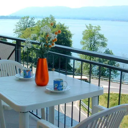 Apartment In A Residence On Lake Maggiore Near The Beach Apartment *