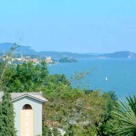 Apartment In A Residence On Lake Maggiore Near The Beach *